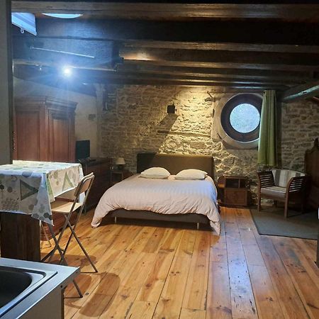 Chambres D'Hotes Les Hirondelles Gaubiving Экстерьер фото
